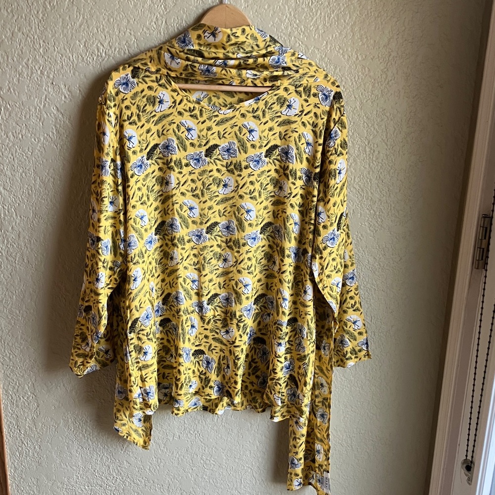 Masai popover top with scarf